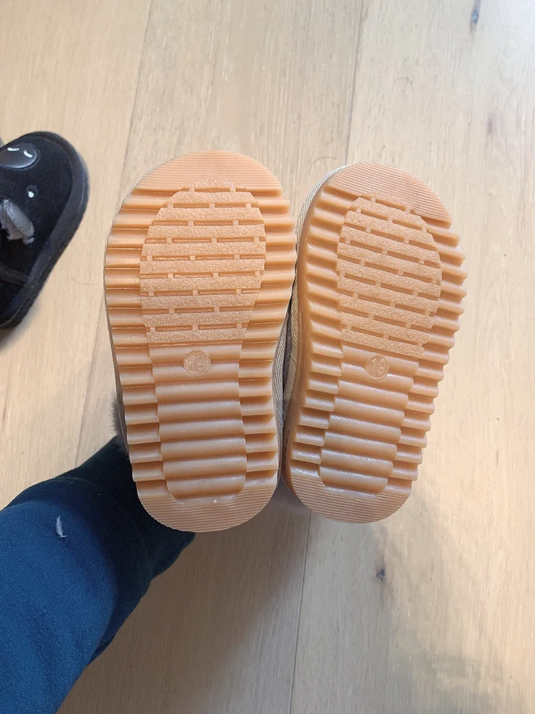 2 New Baby/Toddler Winter Boots image indicator(7)