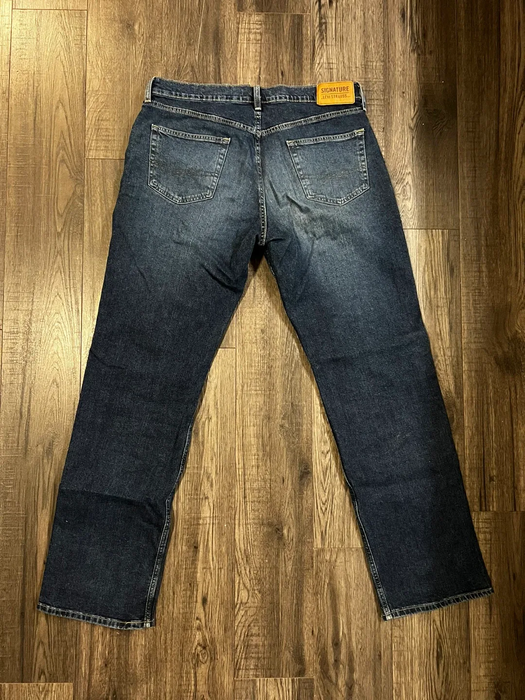 Levi Strauss & Co Signature Relaxed Fit Jeans image indicator(5)