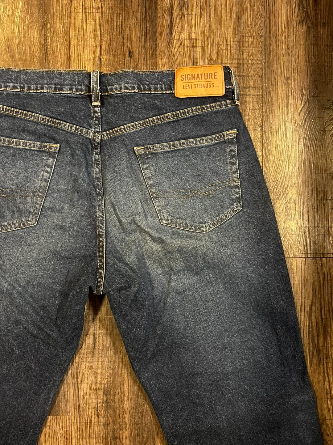 Levi Strauss & Co Signature Relaxed Fit Jeans image indicator(6)