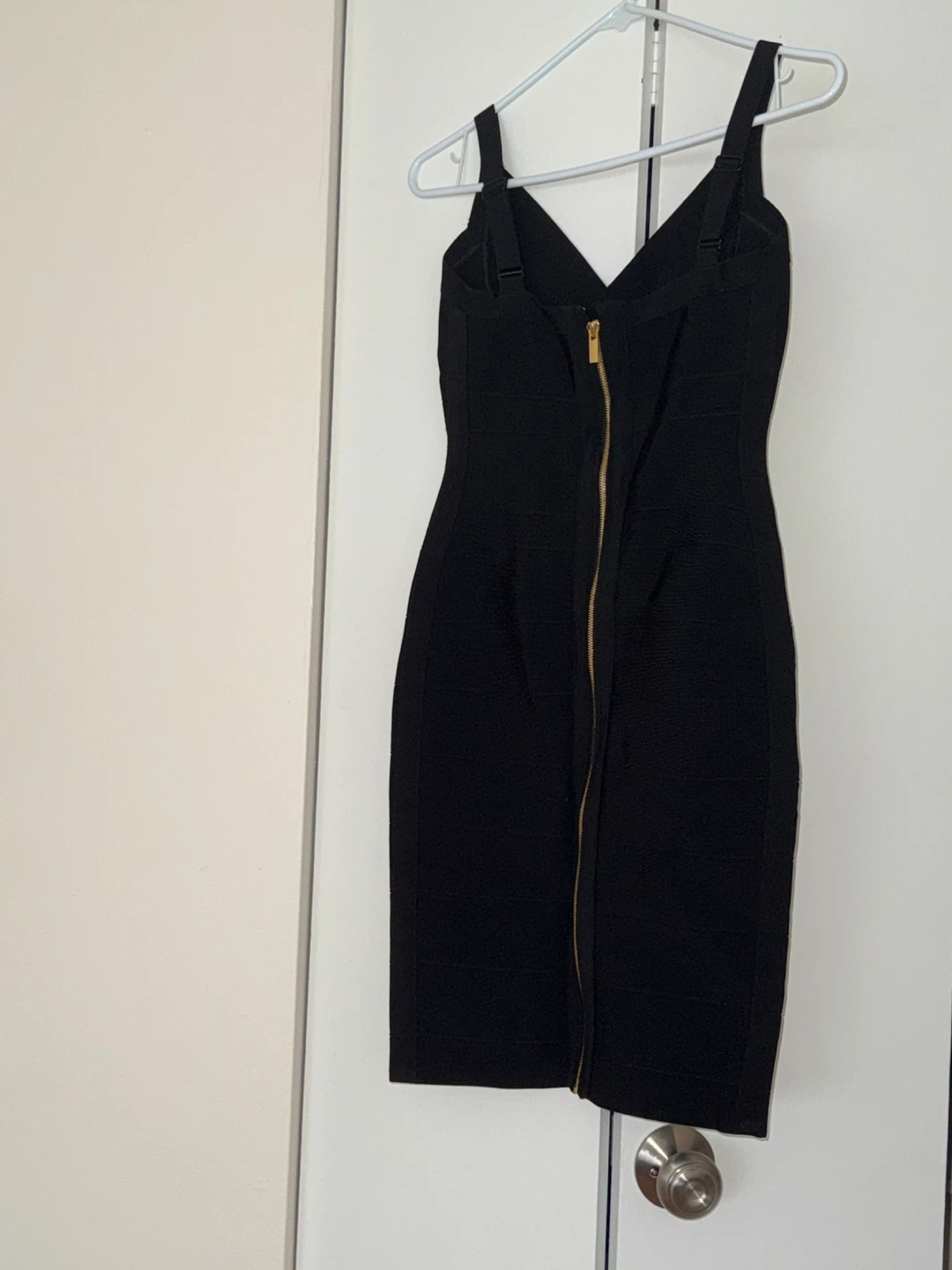 Aritzia Babaton Bandage Black Dress - photo 3