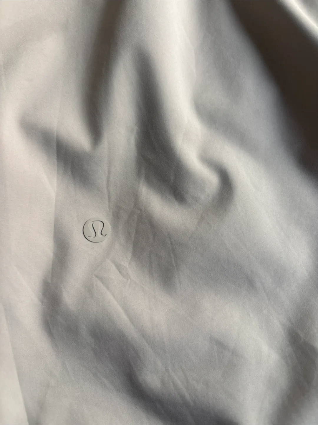 Lululemon Beige Rain Jacket - Size 2 image indicator(6)