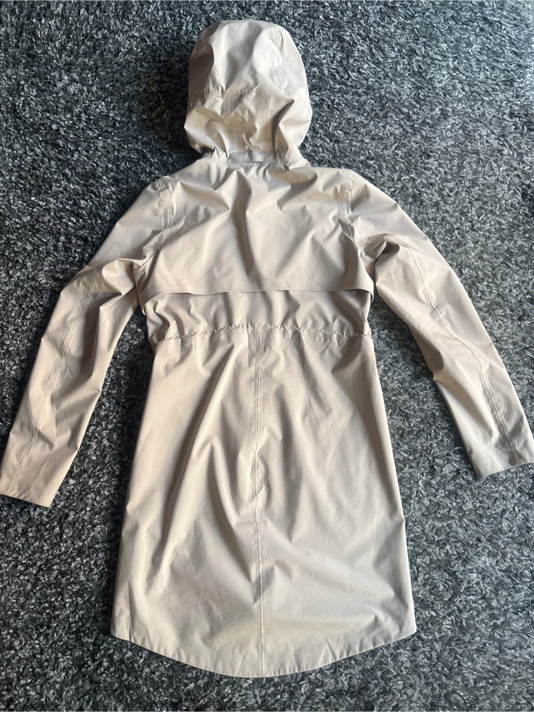 Lululemon Beige Rain Jacket - Size 2 image indicator(5)