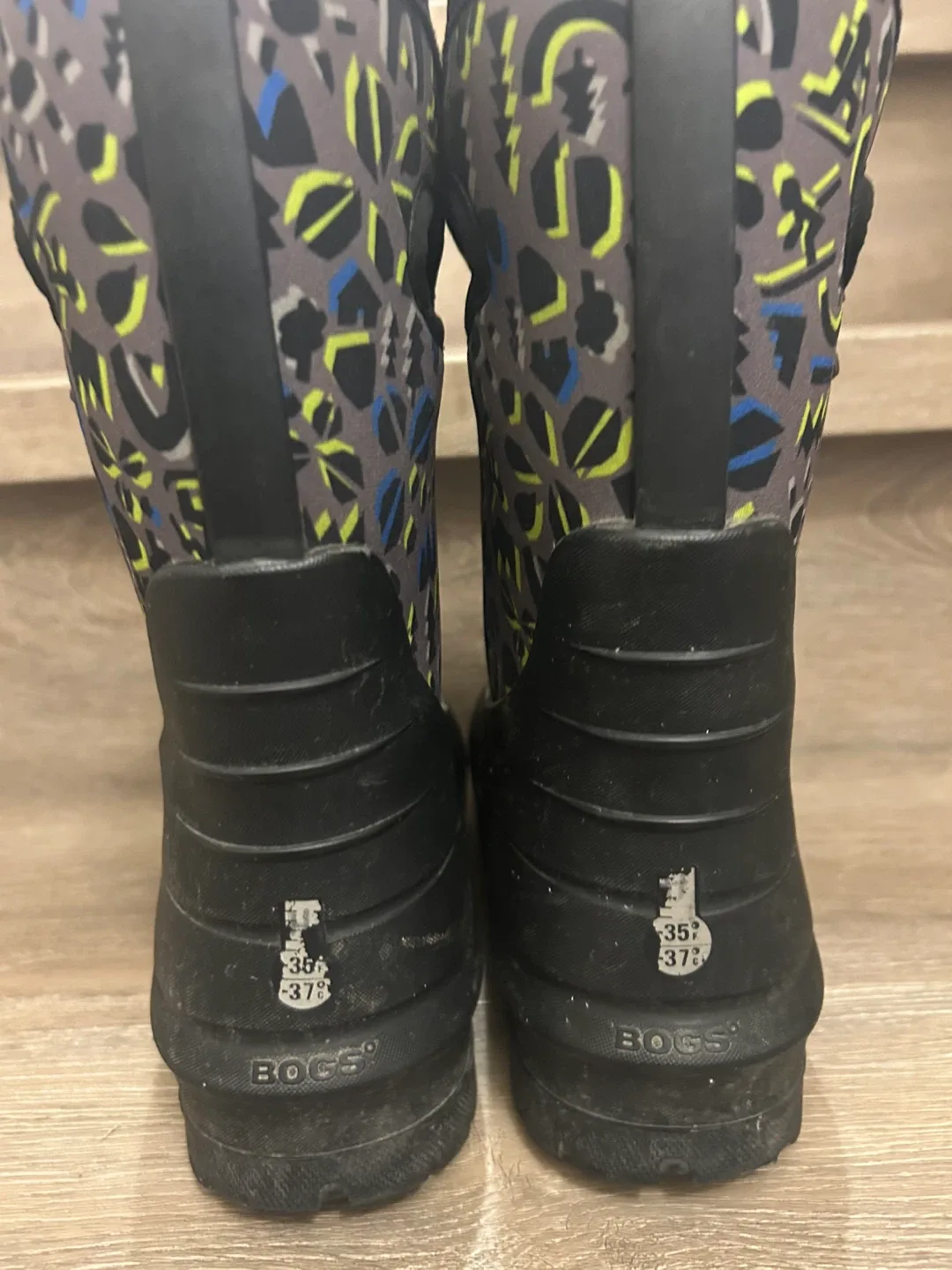 Bogs Kids unisex winter Boots youth size US 5 image indicator(3)