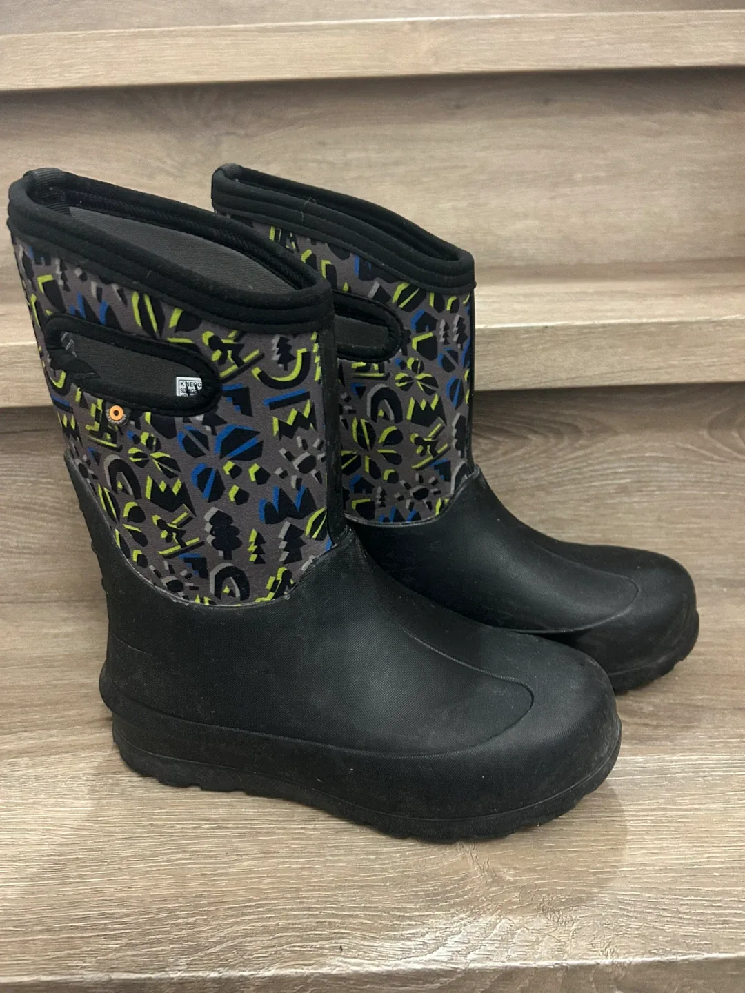 Bogs Kids unisex winter Boots youth size US 5 thumbnail