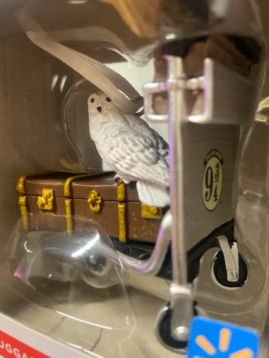 NEW: Hallmark Harry Potter Luggage Trolley Ornament image indicator(4)