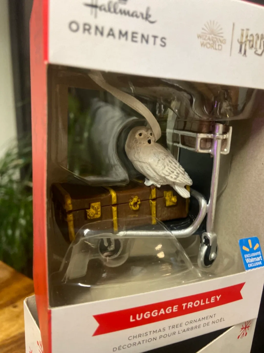 NEW: Hallmark Harry Potter Luggage Trolley Ornament image indicator(6)