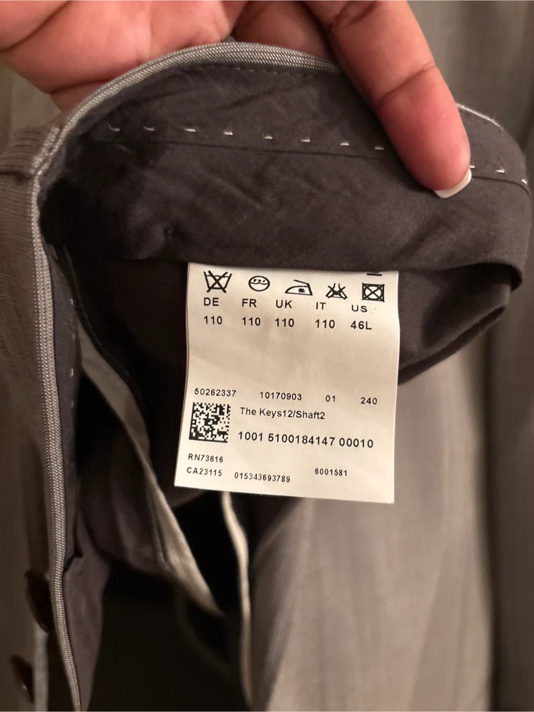 Hugo Boss Suit - Size 46L image indicator(3)