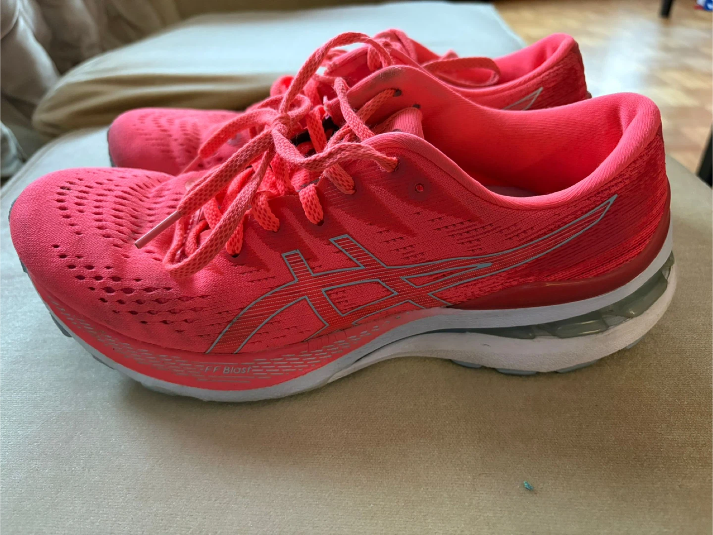 Asics Gel-Kayano 28 Pink Running Shoes - US 8.5 - photo 3