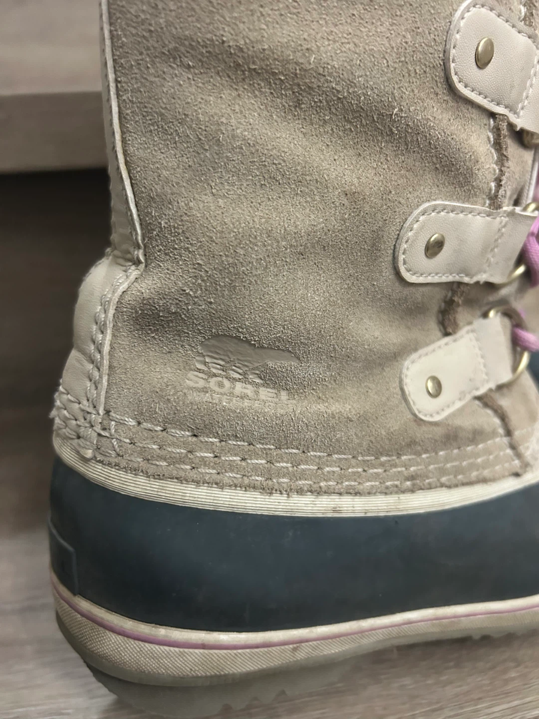 Sorel Winter Boots - youth Size 6 /woman size 7.5-8 - photo 2