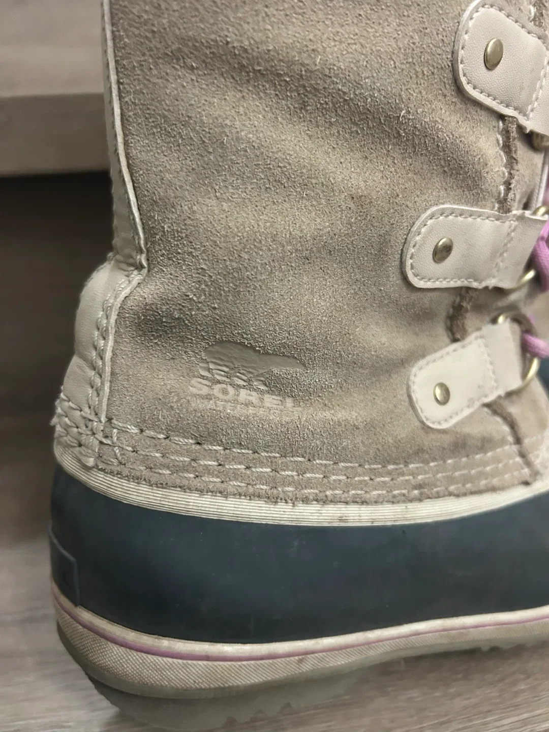 Sorel Winter Boots - youth Size 6 /woman size 7.5-8 image indicator(2)