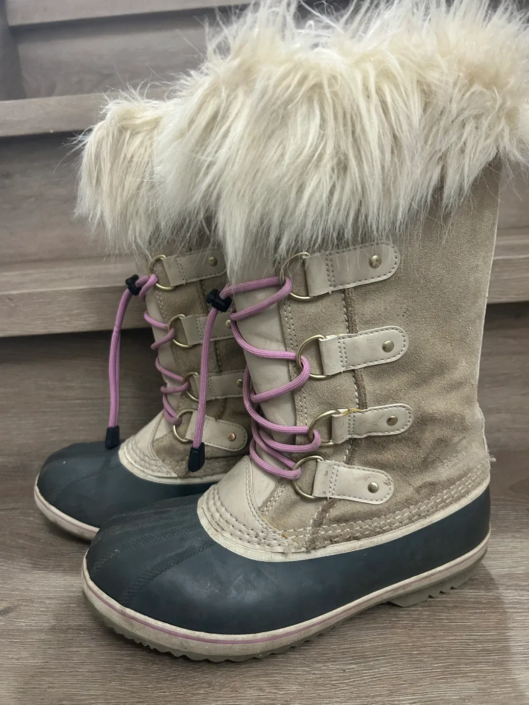 Sorel Winter Boots - youth Size 6 /woman size 7.5-8 image indicator(4)