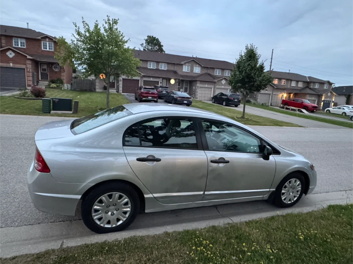 Silver Honda Civic Sedan image indicator(2)
