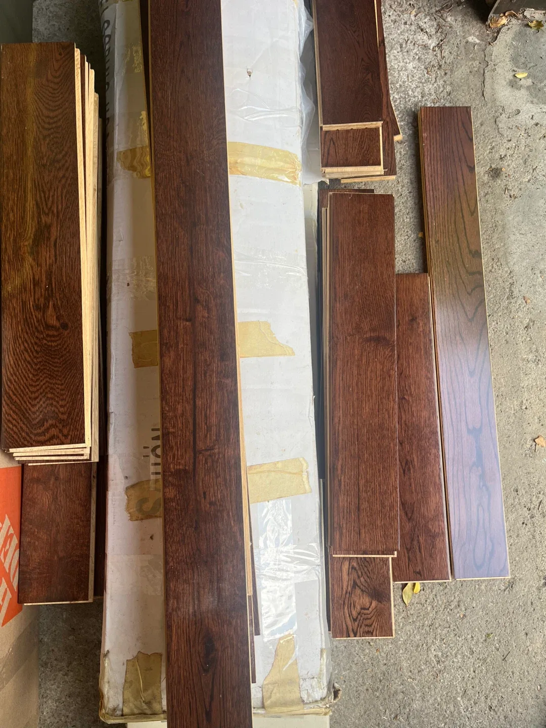 Hardwood Flooring Planks - Brown image indicator(2)