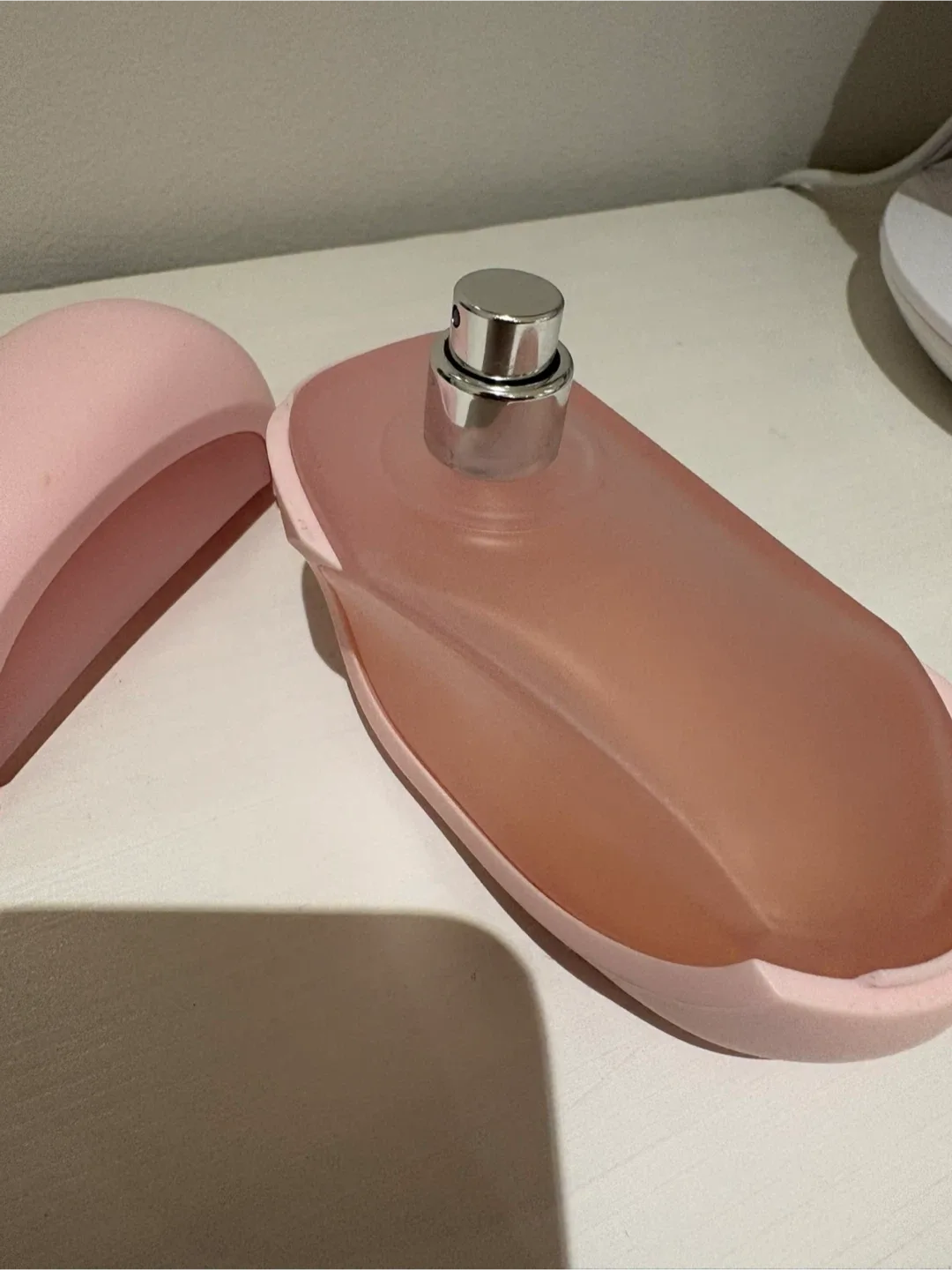 Ariana Grande Mod Blush Eau De Parfum 100ml image indicator(3)