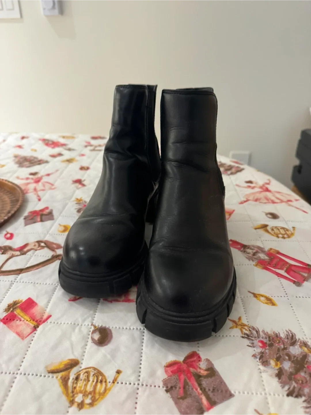 Black Chelsea Ankle Boots image indicator(2)