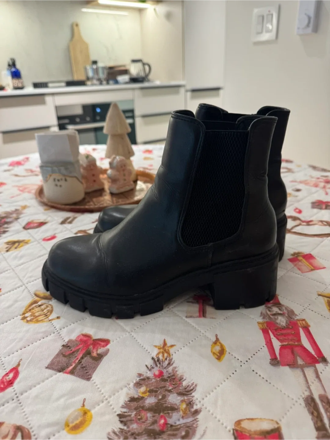 Black Chelsea Ankle Boots image indicator(4)