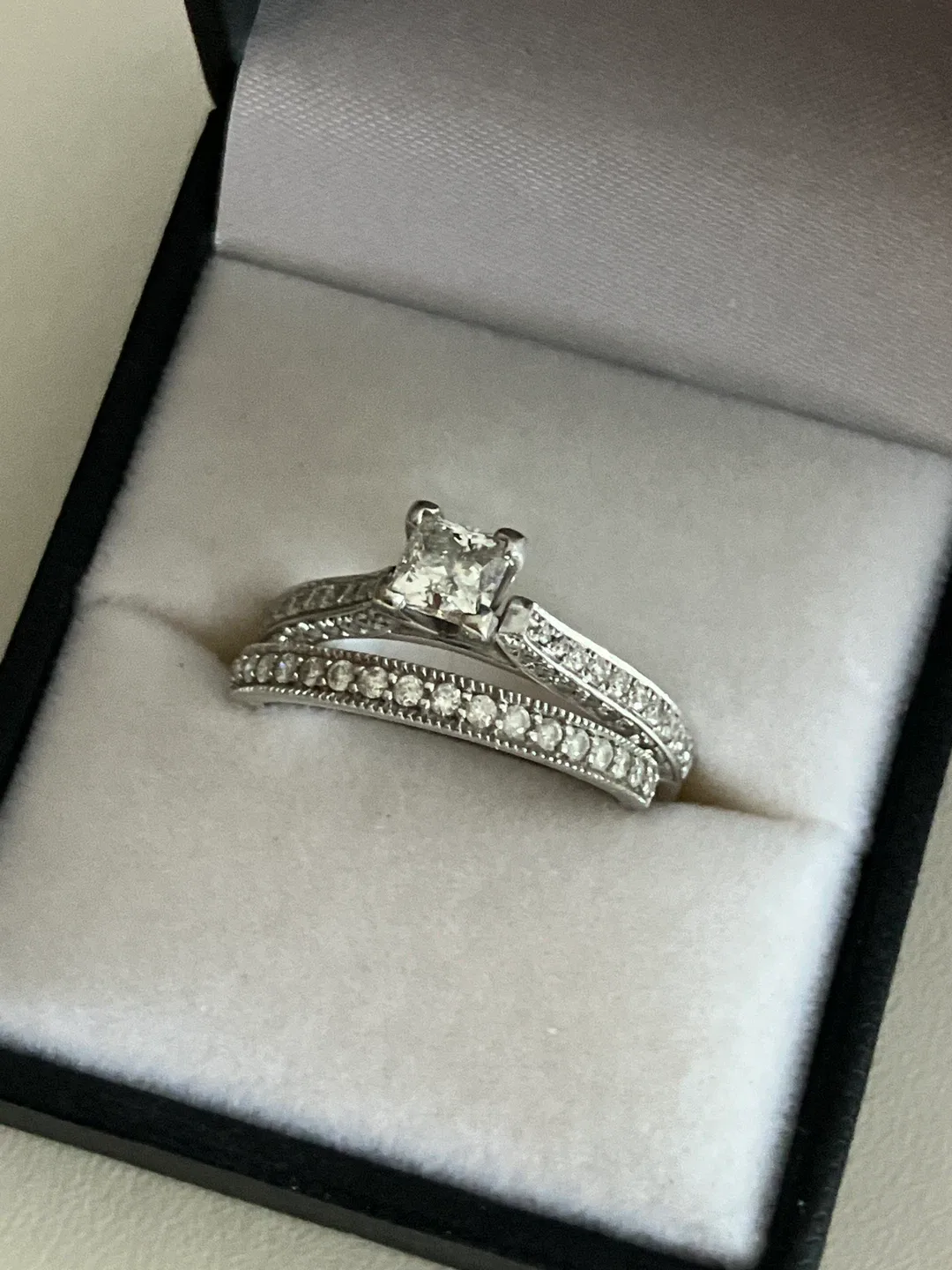 14k white gold & Real Diamond Wedding Ring Set image indicator(2)