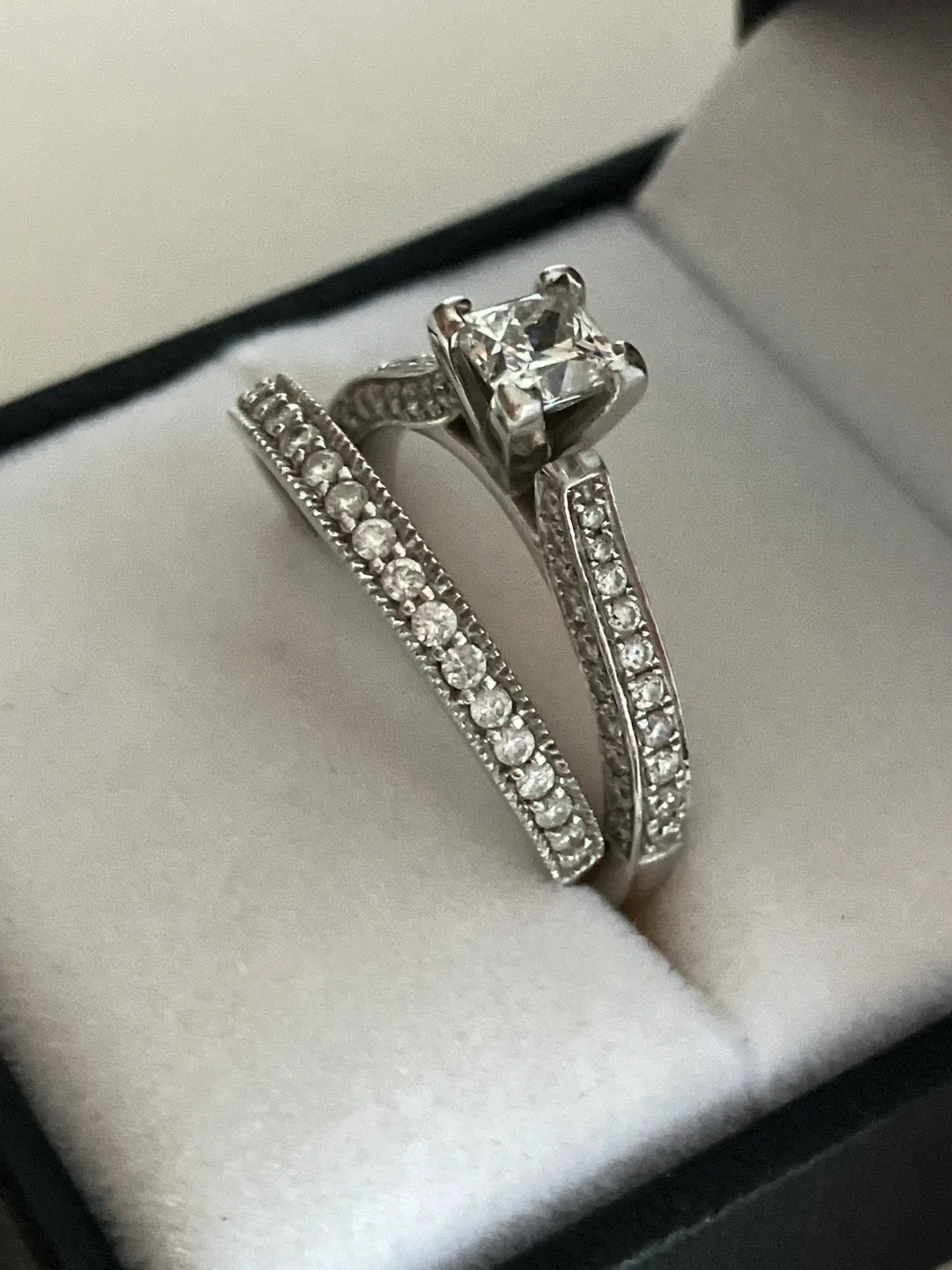 14k white gold & Real Diamond Wedding Ring Set image indicator(5)