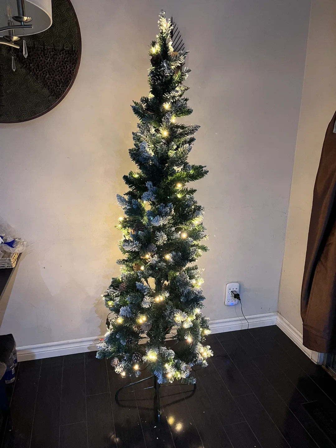 Brand new Pre-Lit Artificial Christmas Tree