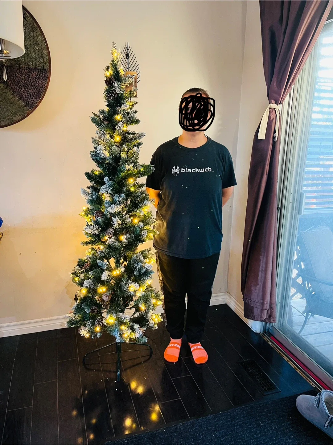 Brand new Pre-Lit Artificial Christmas Tree image indicator(7)