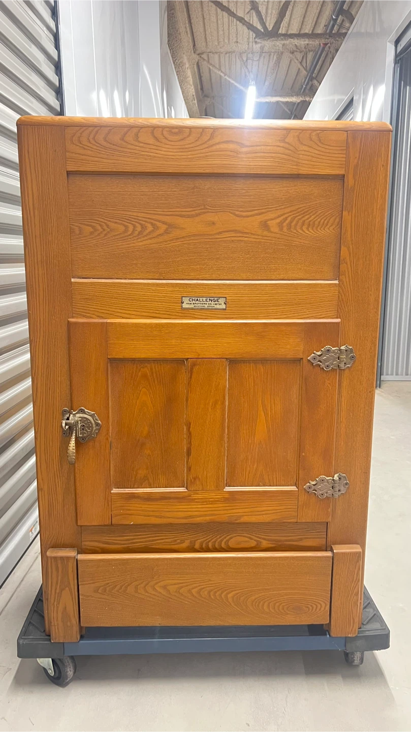 Vintage Ham Brothers Co. Challenge Ice Box