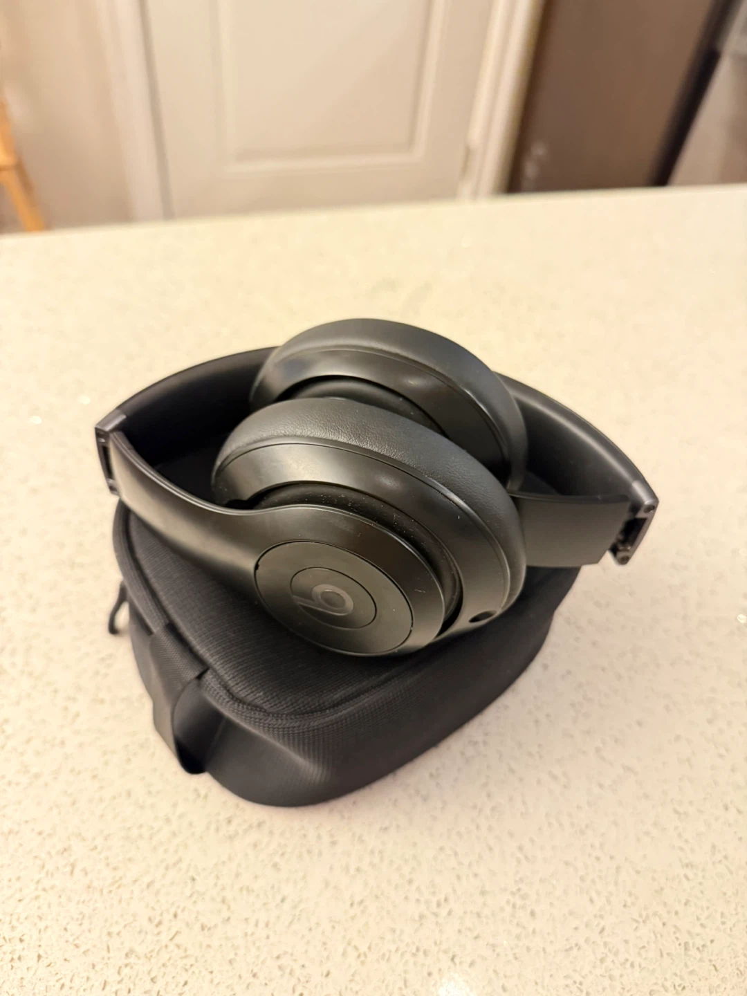 Beats Studio3 Wireless Headphones - Black - photo 2