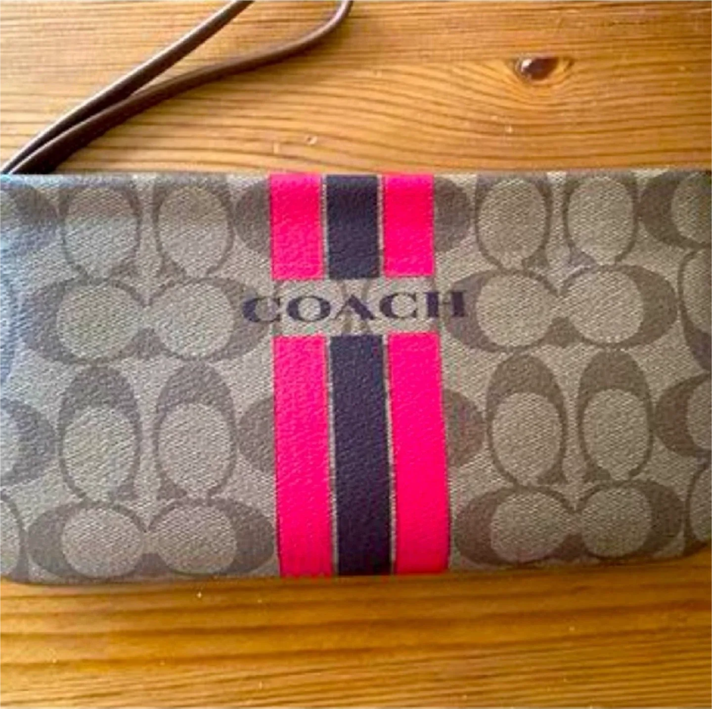 💯 AUTHENTIC COACH LARGE WRISTLET thumbnail