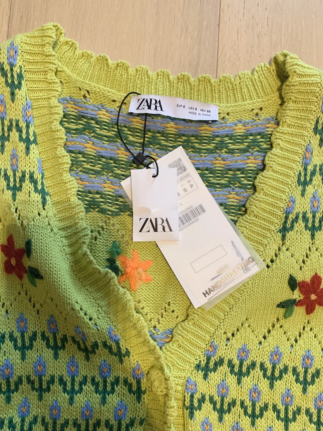 New Zara Knit Floral Vest - Size S image indicator(3)