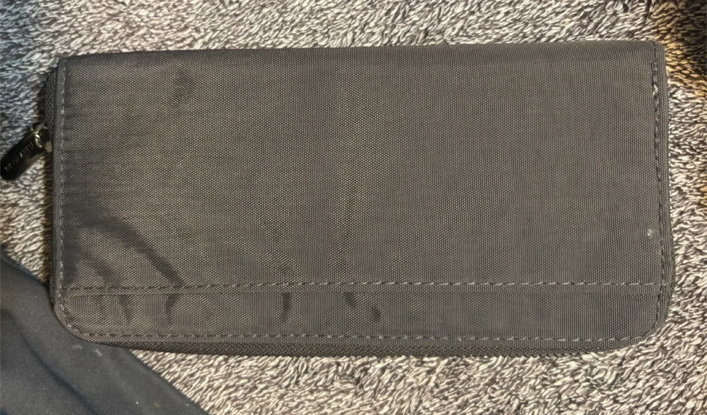 Travelon RFID Blocking Wallet image indicator(4)