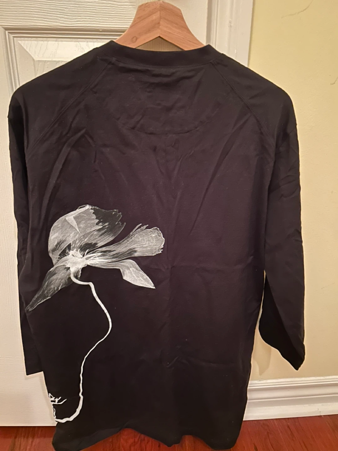 Y-3 Black Floral Long Sleeve - Size M/M - photo 3