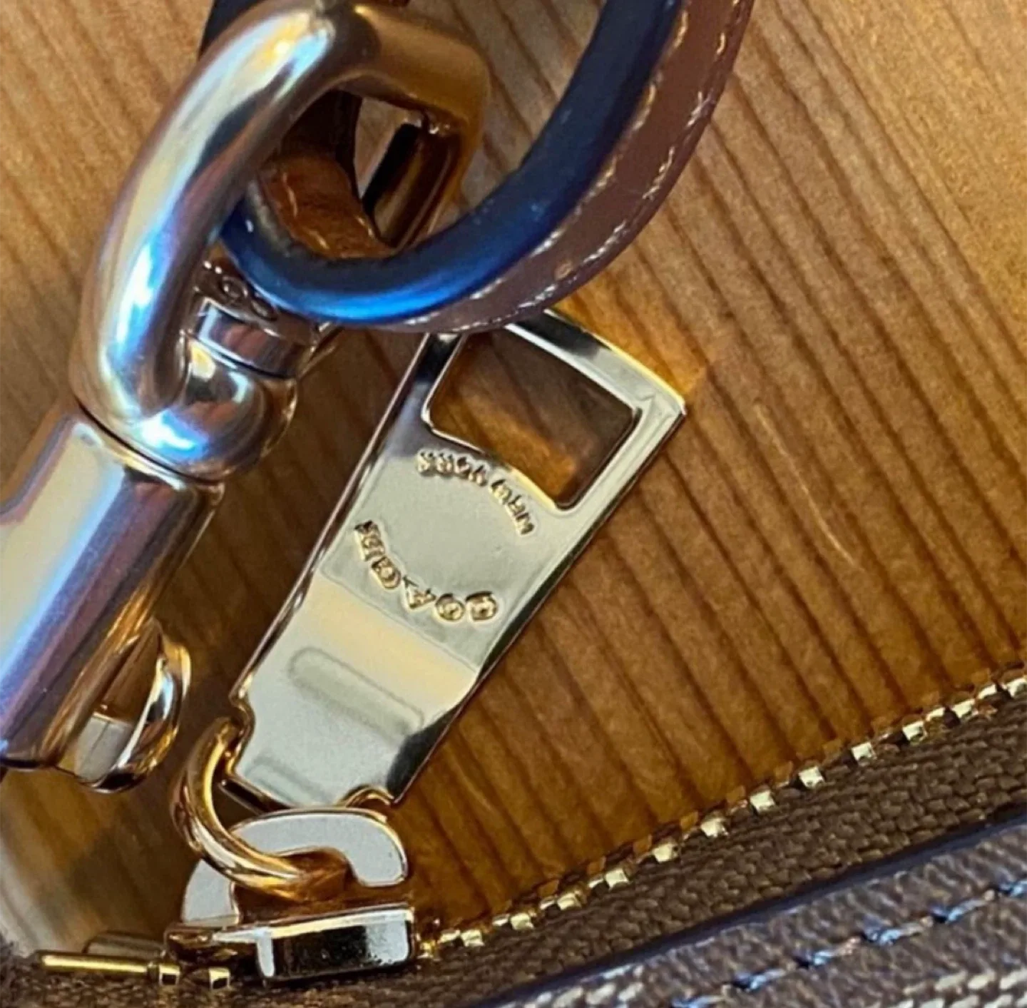 💯 AUTHENTIC COACH CROSSBODY BAG image indicator(4)