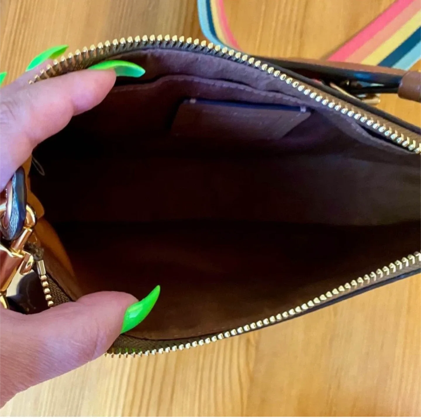 💯 AUTHENTIC COACH CROSSBODY BAG image indicator(7)