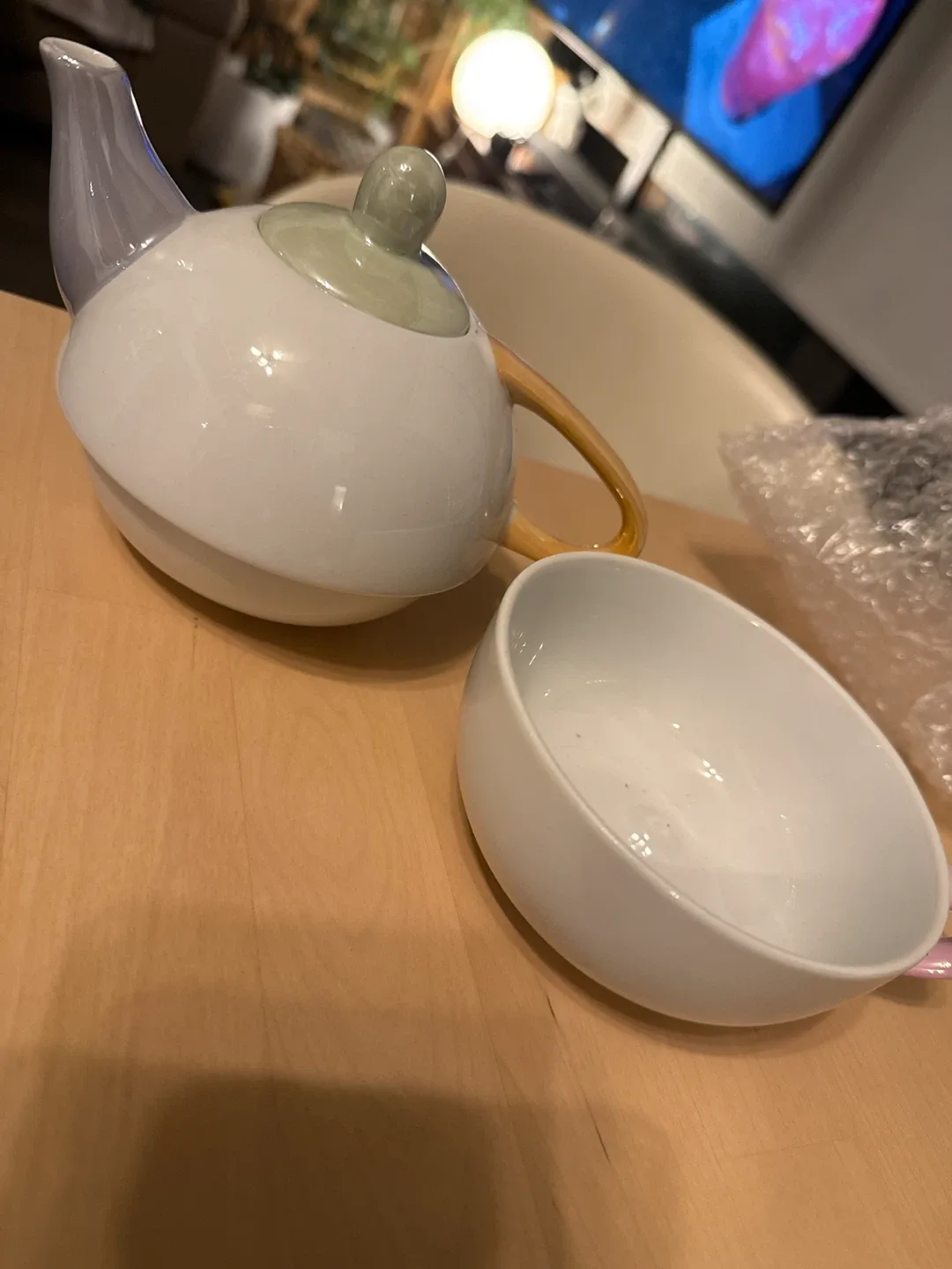 Stylish Teapot with Cup image indicator(2)