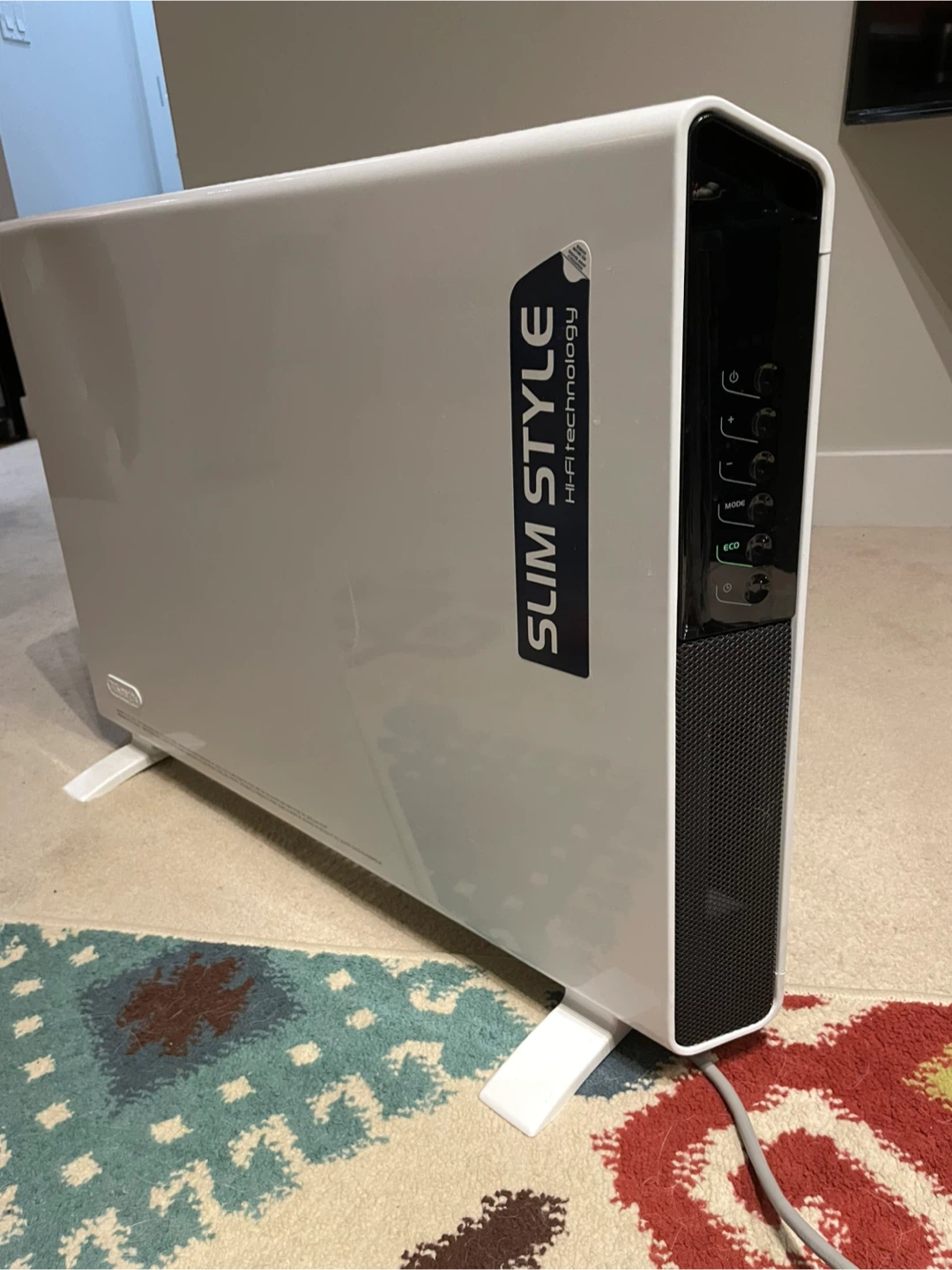 DeLonghi Slim Style Hi-Fi Technology Heater