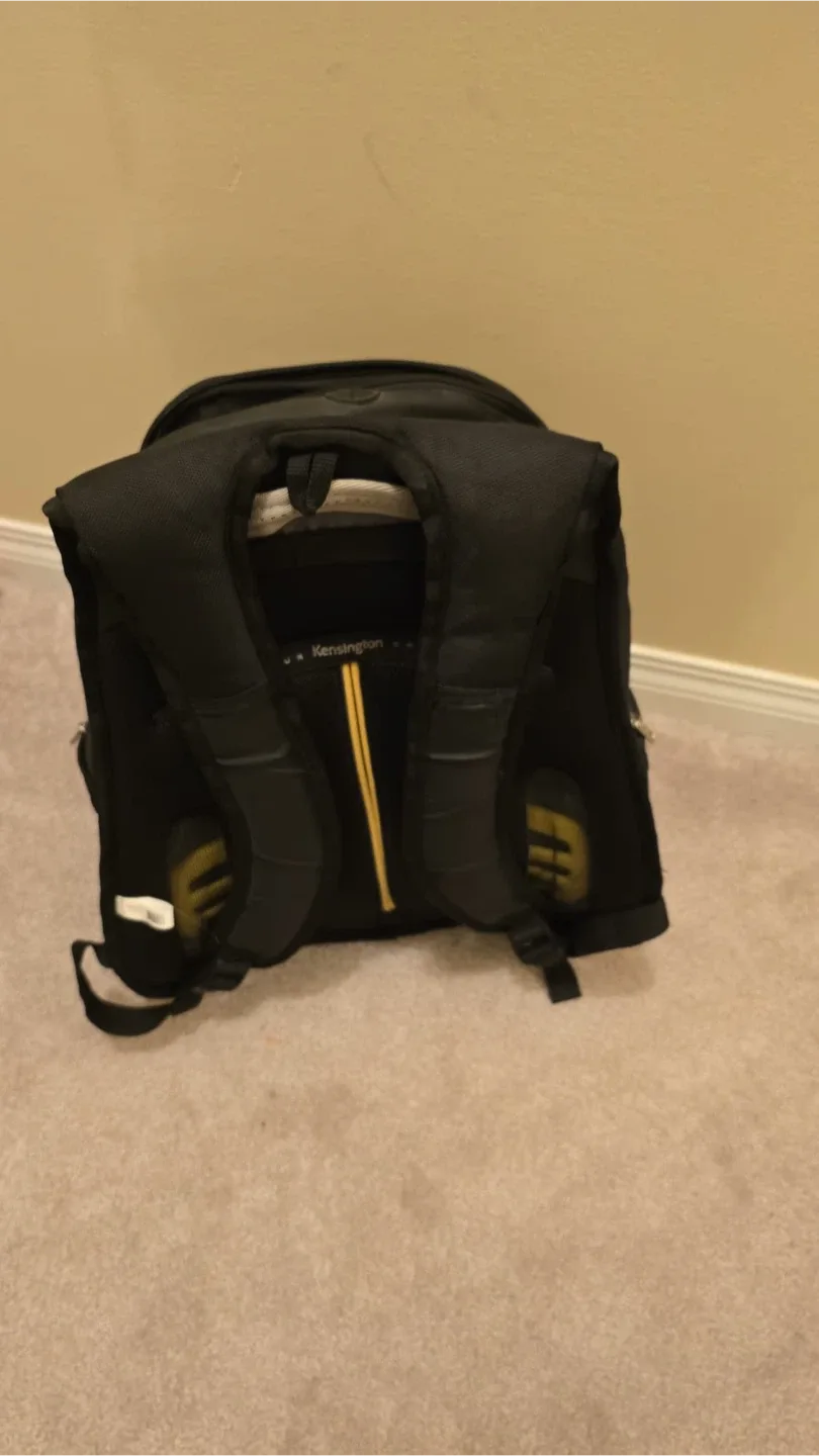 Kensington Contour Backpack - Black image indicator(2)