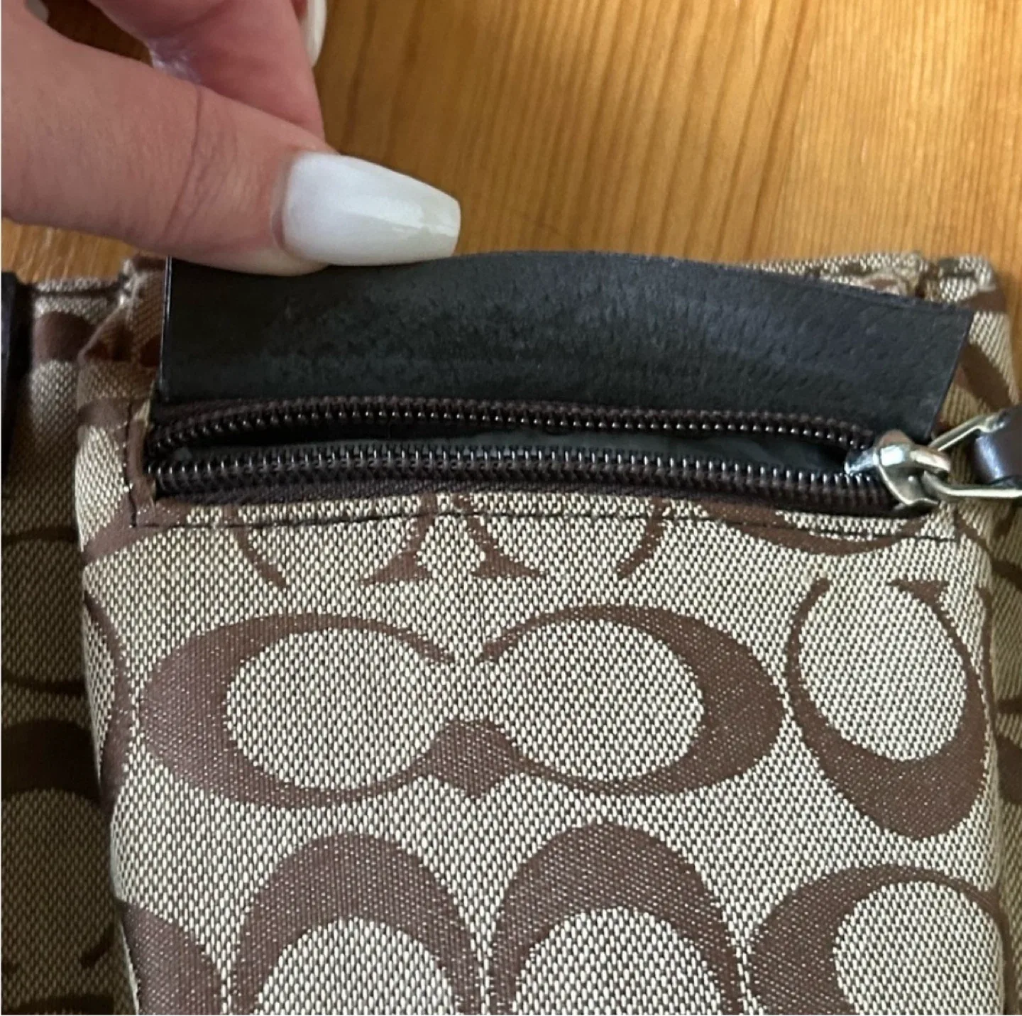 💯AUTHENTIC COACH BUMBAG/CROSSBODY image indicator(3)