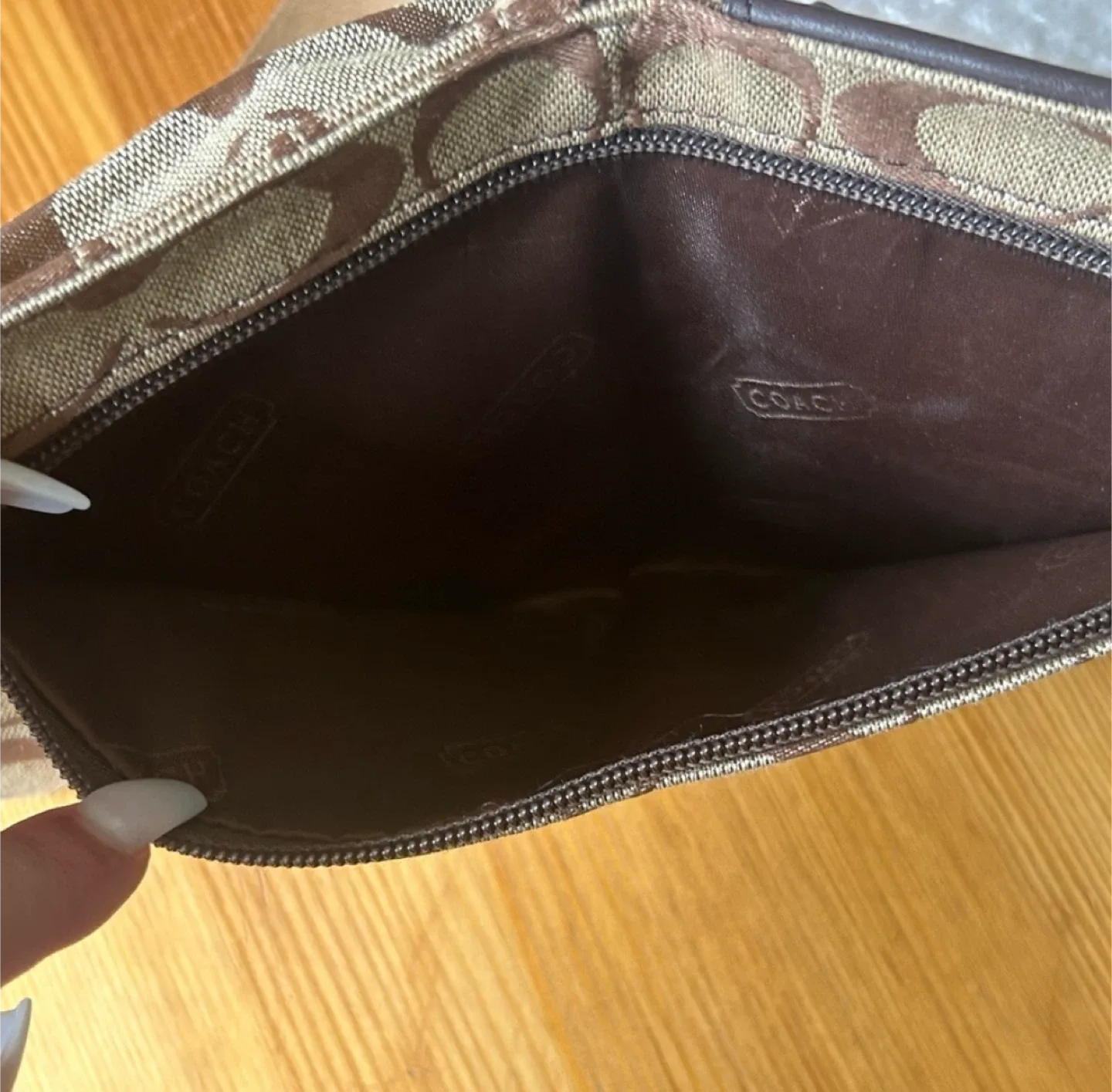 💯AUTHENTIC COACH BUMBAG/CROSSBODY image indicator(8)