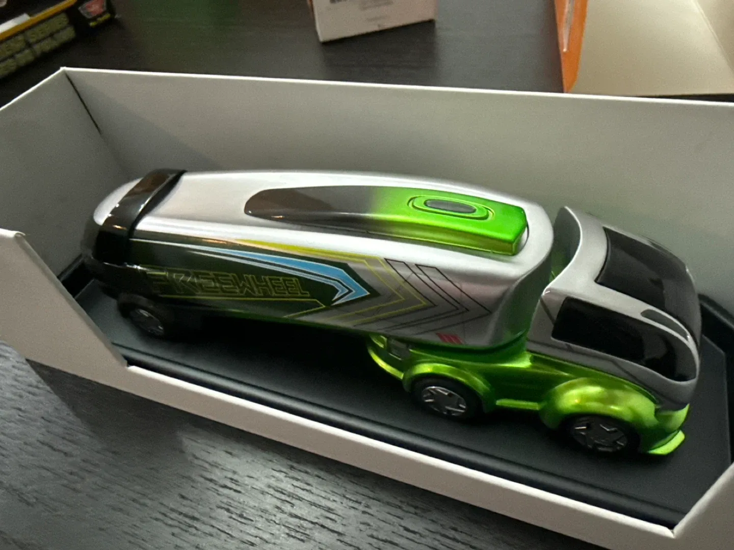 Anki Overdrive Freewheel Supertruck (With Box) image indicator(3)