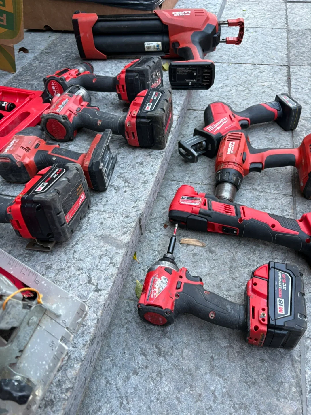 Mixed Power Tools: Milwaukee & Hilti thumbnail