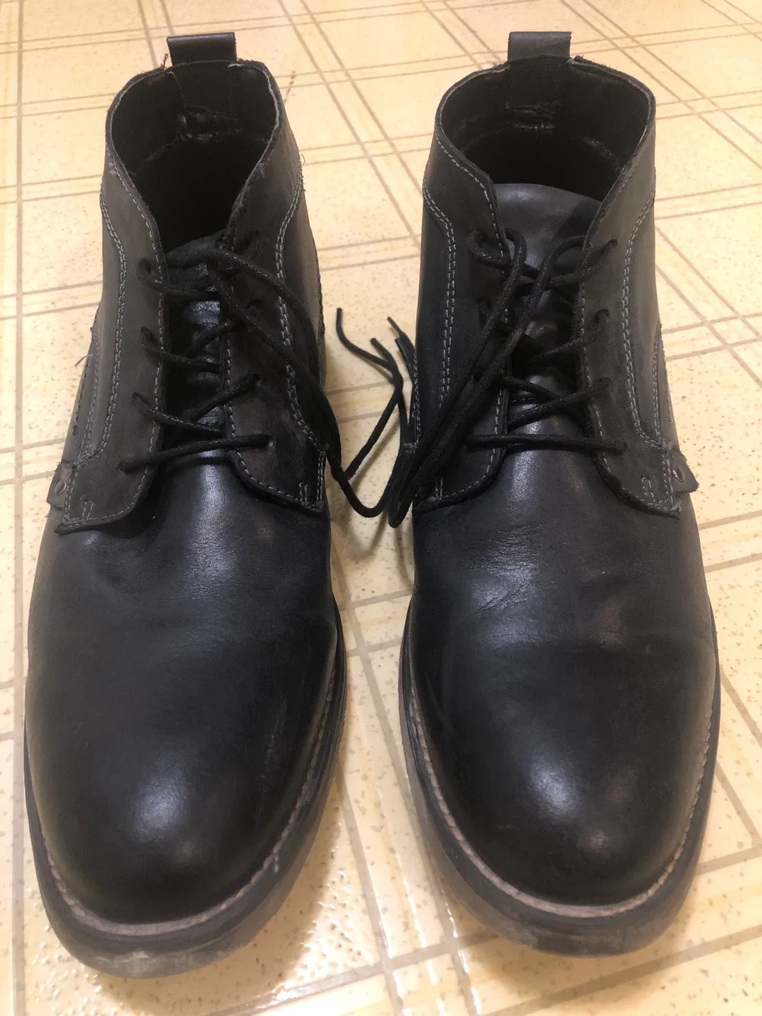 Men’s chukka dress shoes - black image indicator(3)