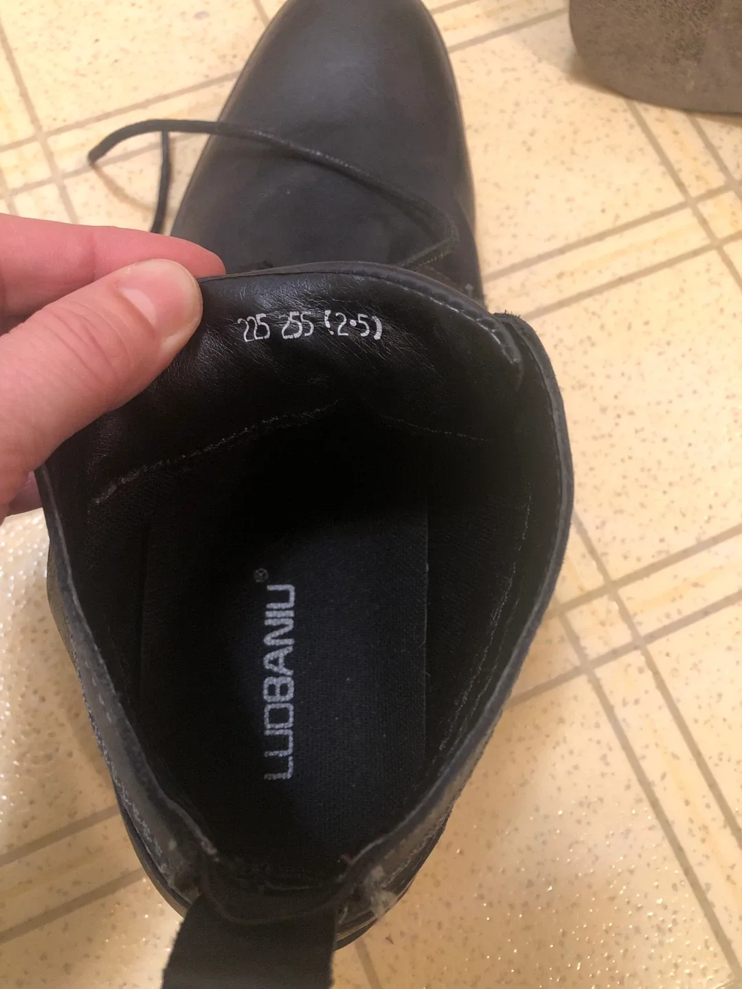 Men’s chukka dress shoes - black image indicator(6)