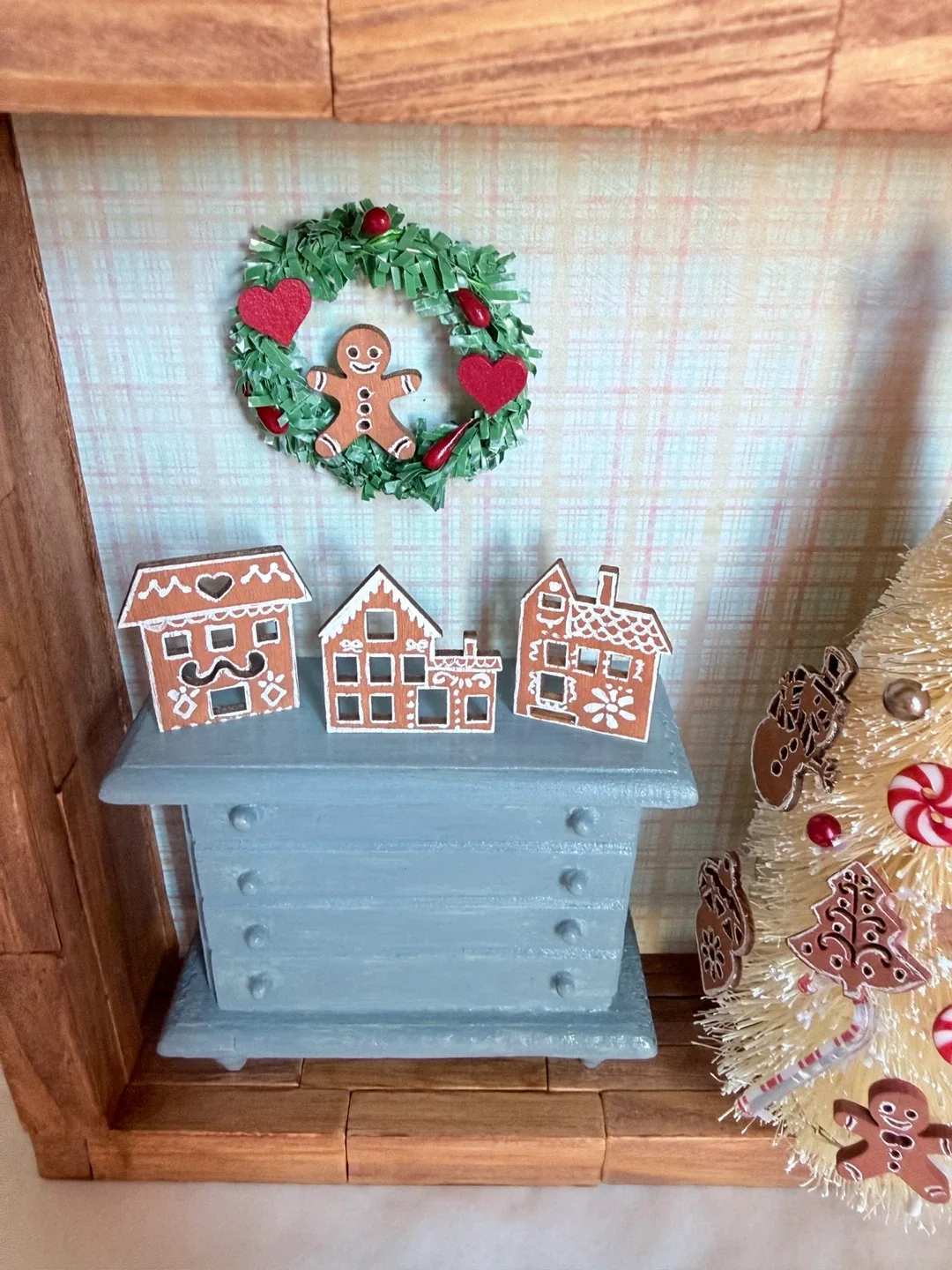 Christmas Gingerbread Display image indicator(3)