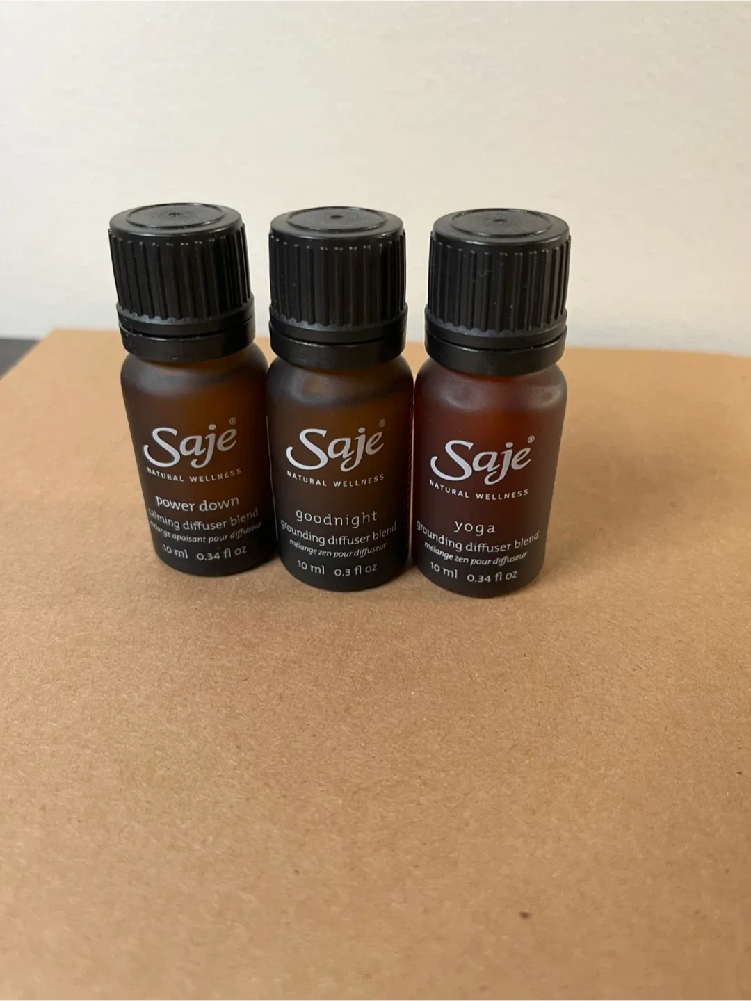Open box-Saje Aroma Om Deluxe Diffuser + essential oil image indicator(2)