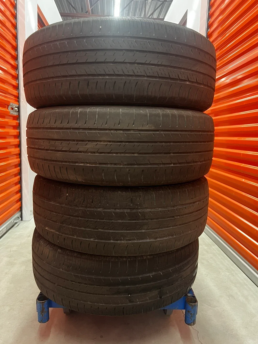 Hankook 235/50R18 Tires - Set of 4 thumbnail