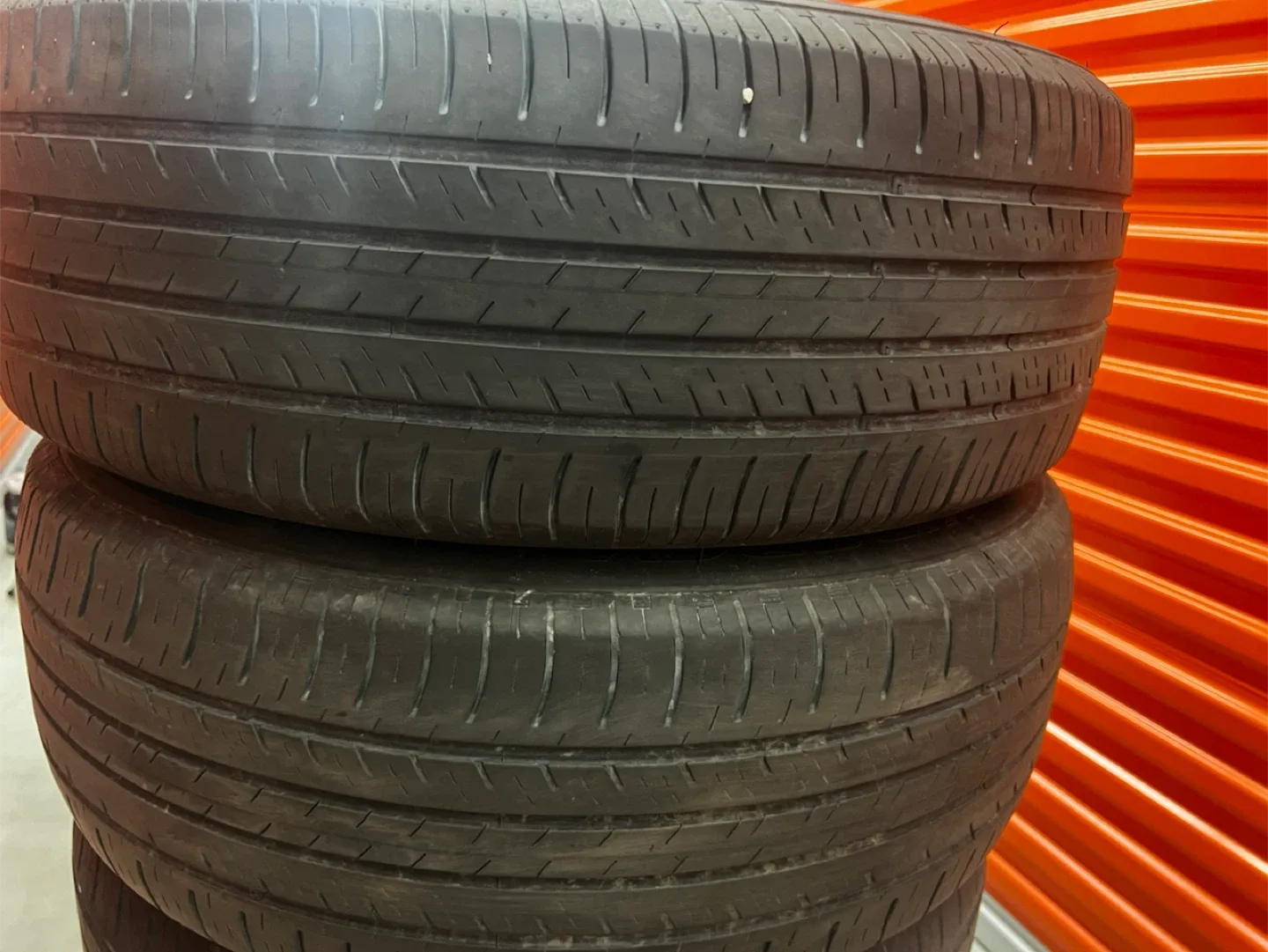 Hankook 235/50R18 Tires - Set of 4 image indicator(7)