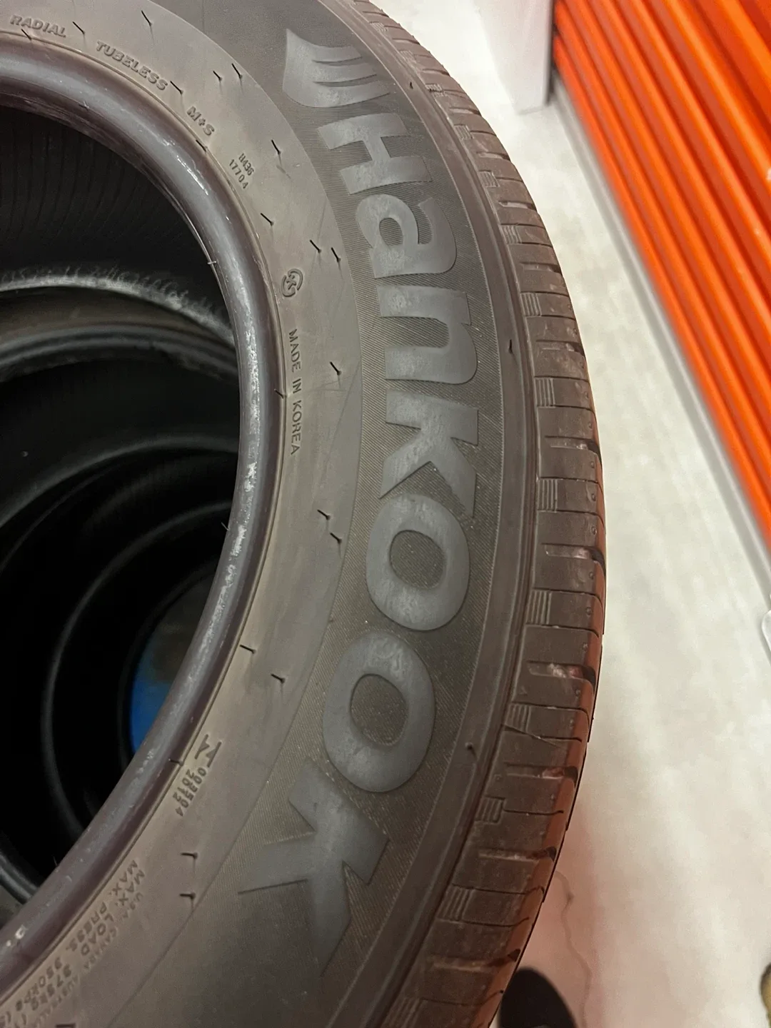 Hankook 235/50R18 Tires - Set of 4 image indicator(2)