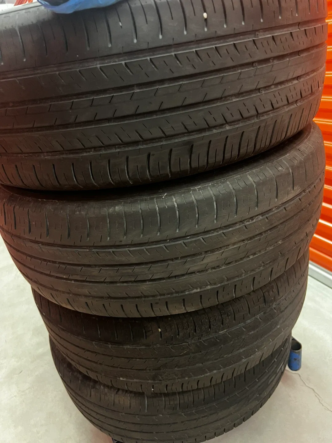 Hankook 235/50R18 Tires - Set of 4 image indicator(6)