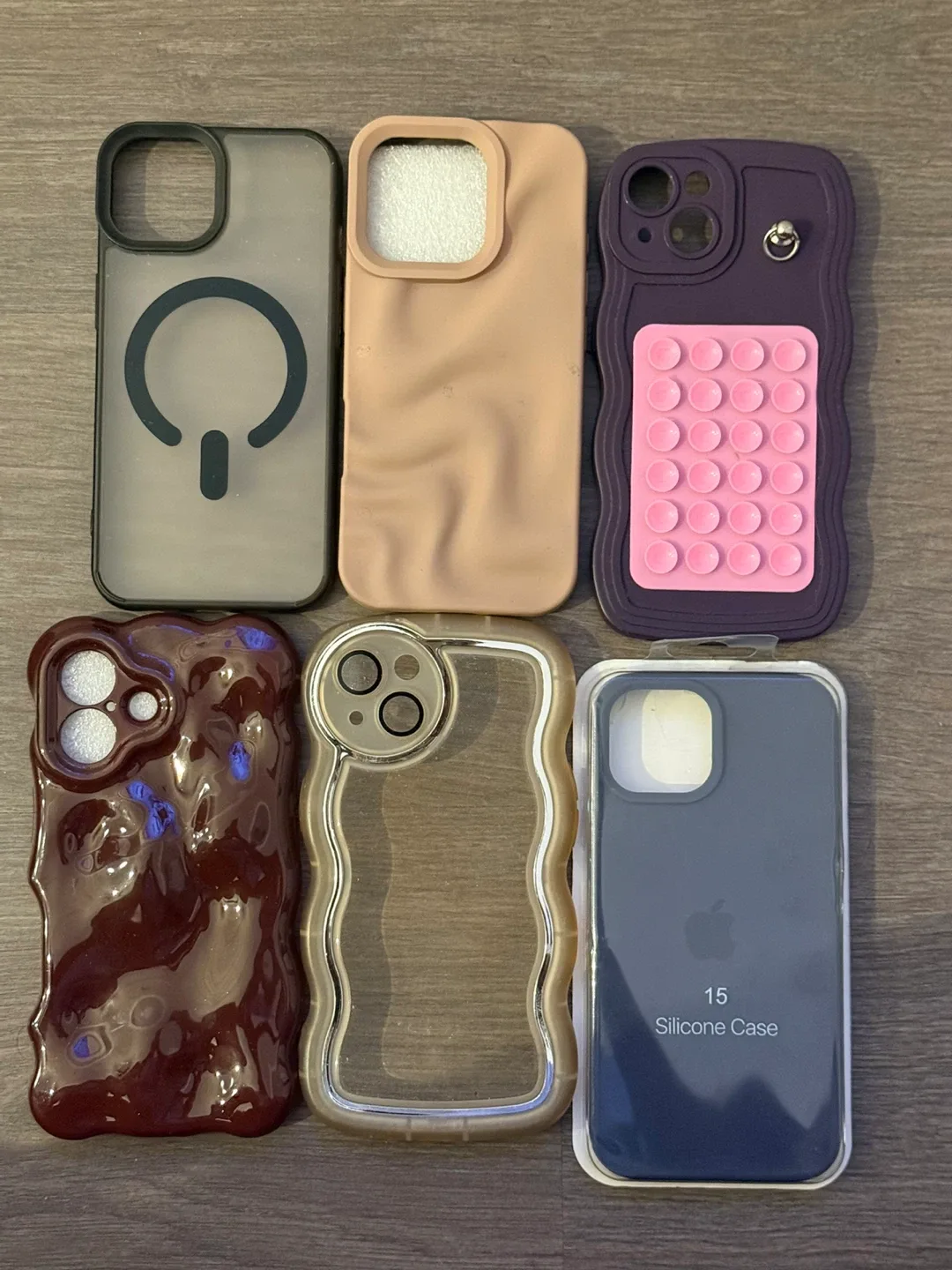 iPhone 14 Cases Lot - Assorted Styles image indicator(3)