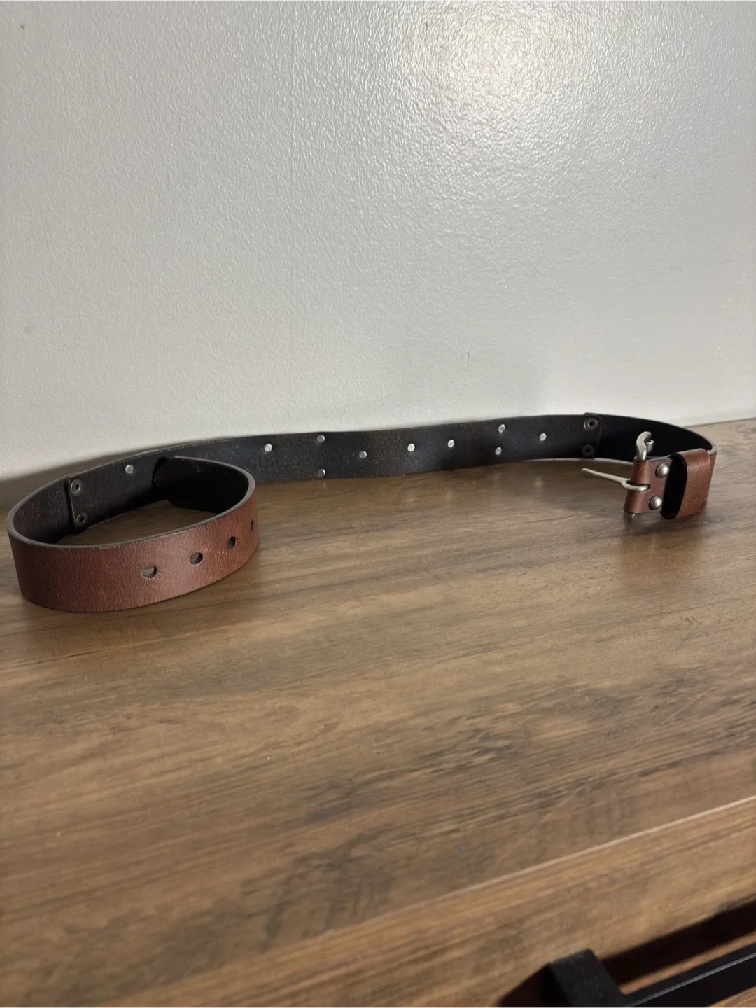 Vintage Y2K Guess Men’s Leather Logo Belt - Act Now! image indicator(4)