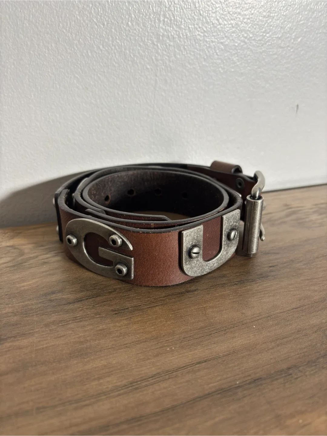 Vintage Y2K Guess Men’s Leather Logo Belt - Act Now! image indicator(2)